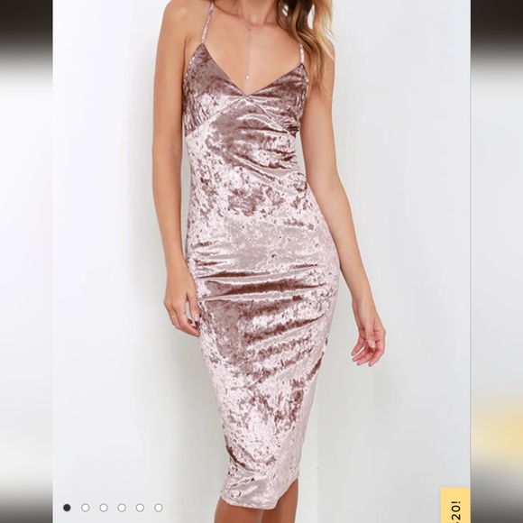 Lulu's velvet midi dress - Picture 2 of 9